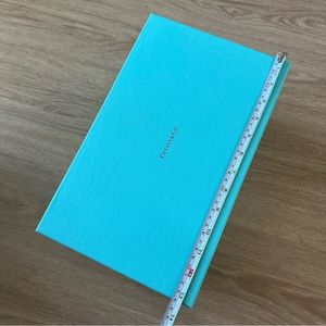 Tiffany blue box Large 13’ x 8’ x 6.5’.